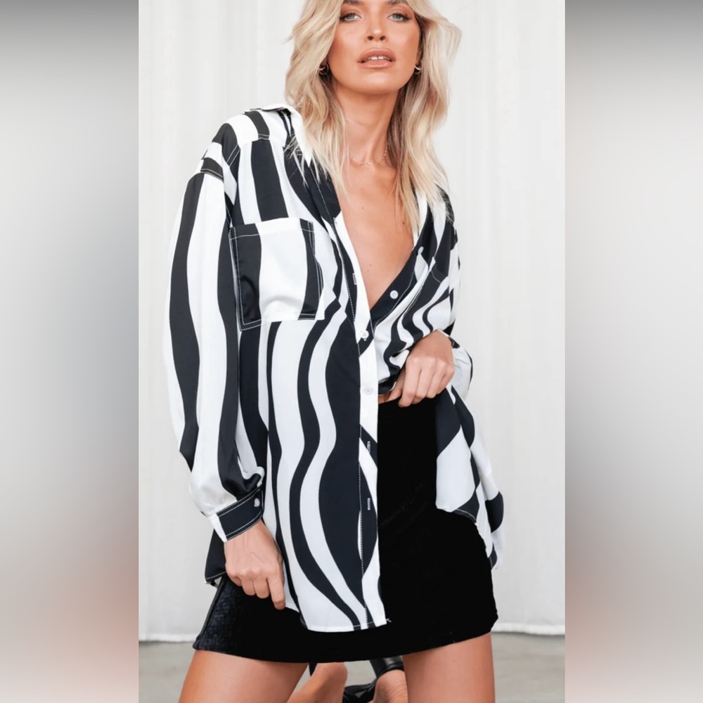 Charcoal Brand Black/White Oversized long sleeve Blousr - Picture 3 of 10